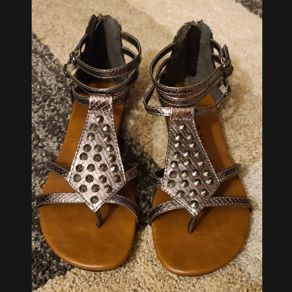 Mudd Strappy Studded Sandals sz 8.5